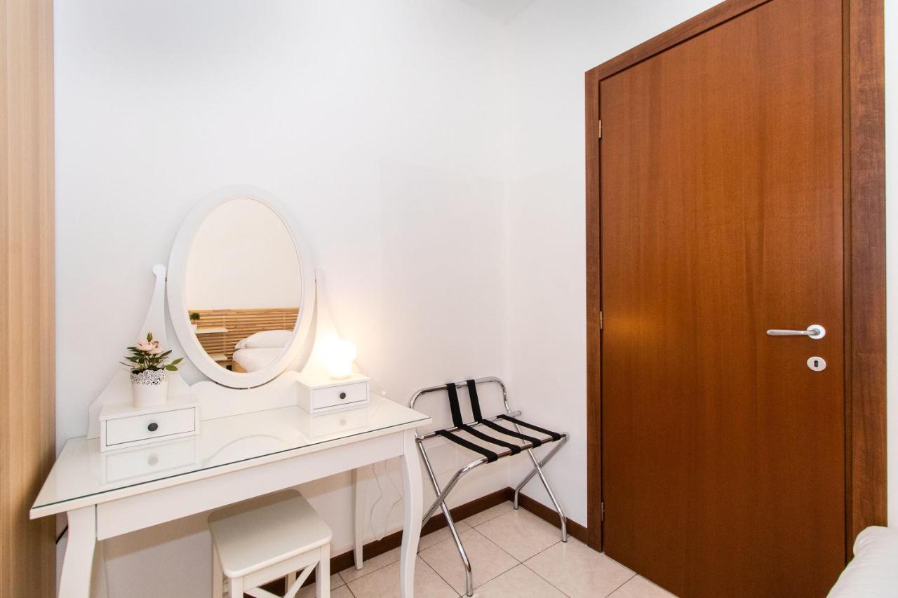 טורינו Come Casa Like Home Apartment With Parking מראה חיצוני תמונה